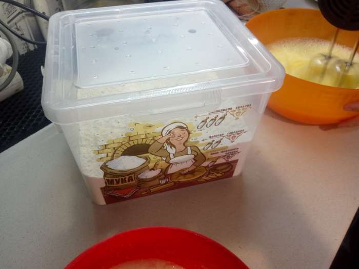 Фотография покупателя товара Контейнер для муки с ручкой, 5 л, пластик, прозрачный - Фото 1