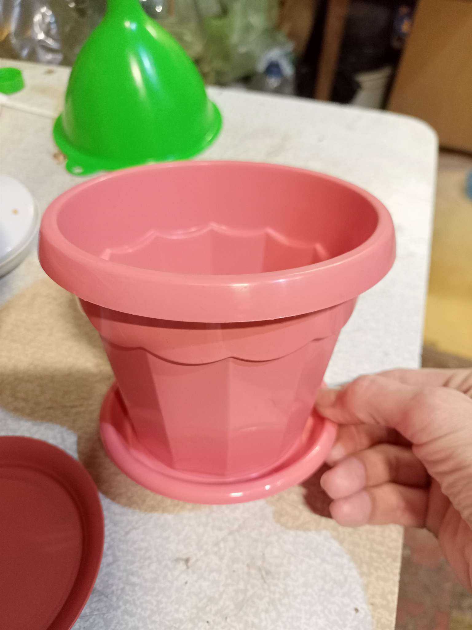 Фотография покупателя товара Горшок для цветов с поддоном Доляна «Эрика», 0.7 л, цвет коралловый - Фото 2