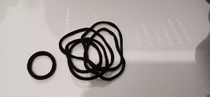 Фотография покупателя товара Резинки для волос QF «Вивьен», набор 6 шт., шик, 4 см, чёрные - Фото 2