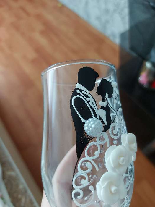 Фотография покупателя товара Набор свадебных бокалов «Жених и невеста» с лепкой, 200 мл, чёрно-белый - Фото 10