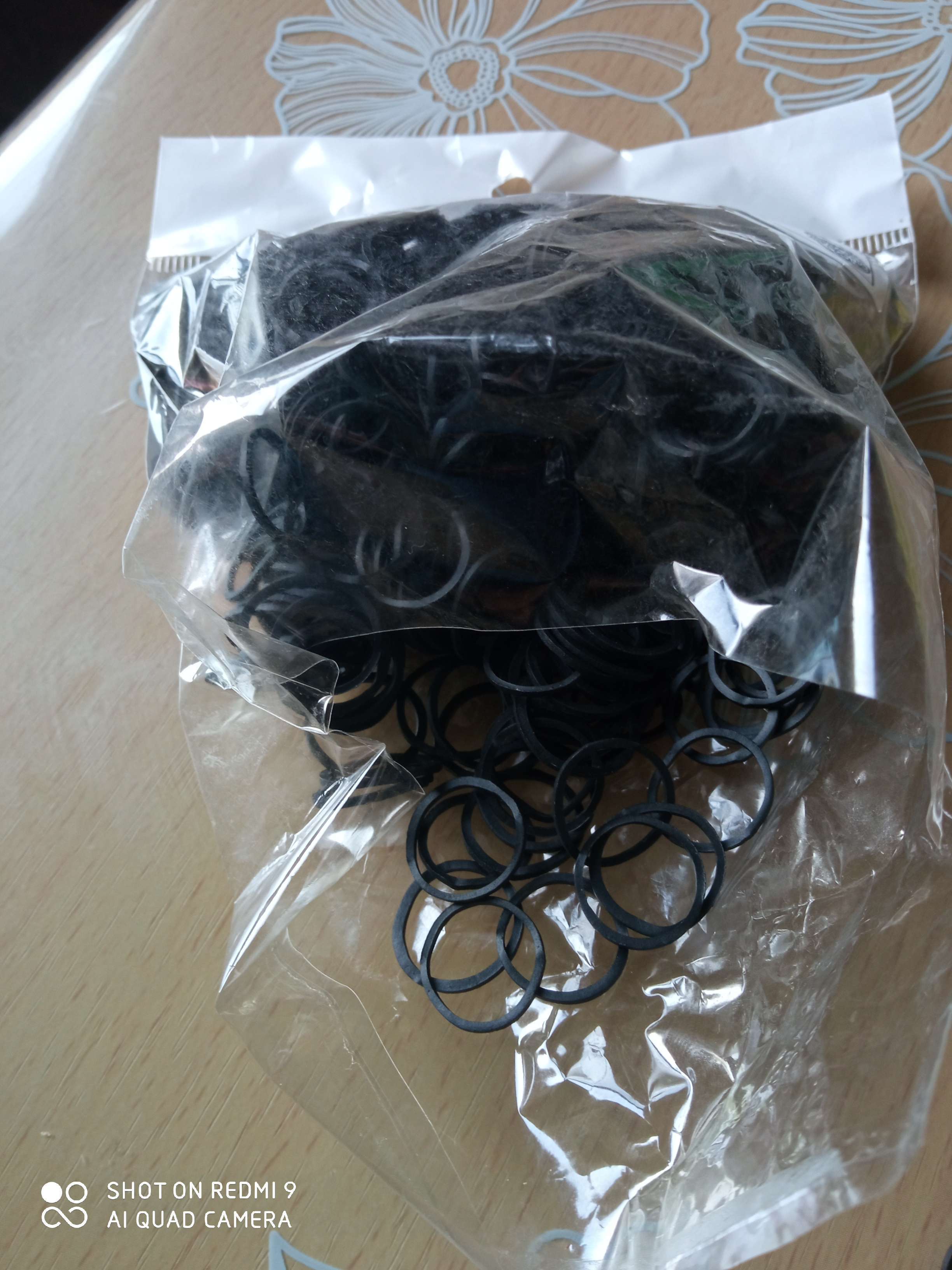 Фотография покупателя товара Силиконовые резинки для волос, набор, d = 1,5 см, 50 гр, цвет чёрный