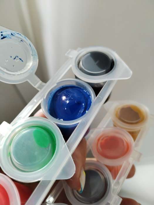 Фотография покупателя товара Гуашь 12 цветов × 15 мл «Гамма. Мультики», блок-тара, картонная упаковка 100222-12 - Фото 4