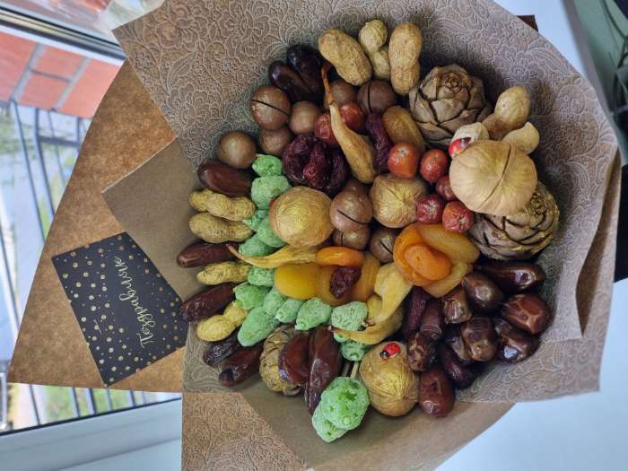 Фотография покупателя товара Бумага упаковочная крафтовая «Цветочное настроение», 50 х 70 см - Фото 1