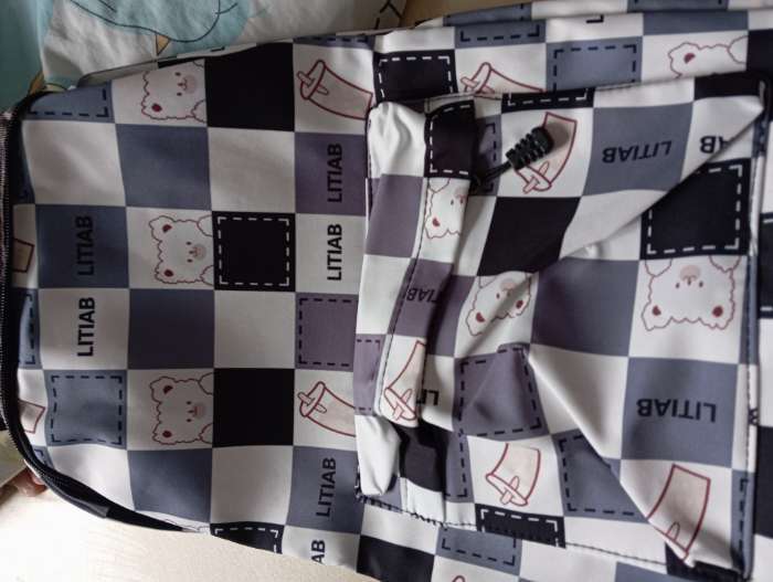 Фотография покупателя товара Рюкзак школьный на молнии, с карманами, с рисунком, размер 30×13×42 см, с принтом, бежевый/чёрный/серый - Фото 1