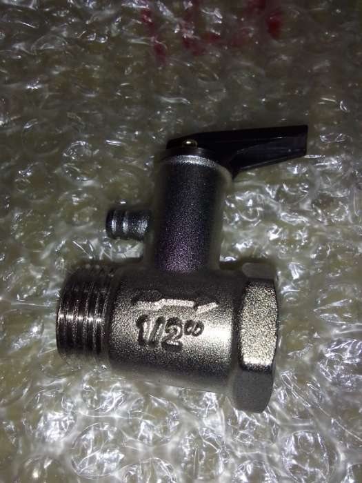 Фотография покупателя товара Предохранительный клапан ZEIN engr, для водонагревателя,1/2", с курком, латунь, никелированный - Фото 1