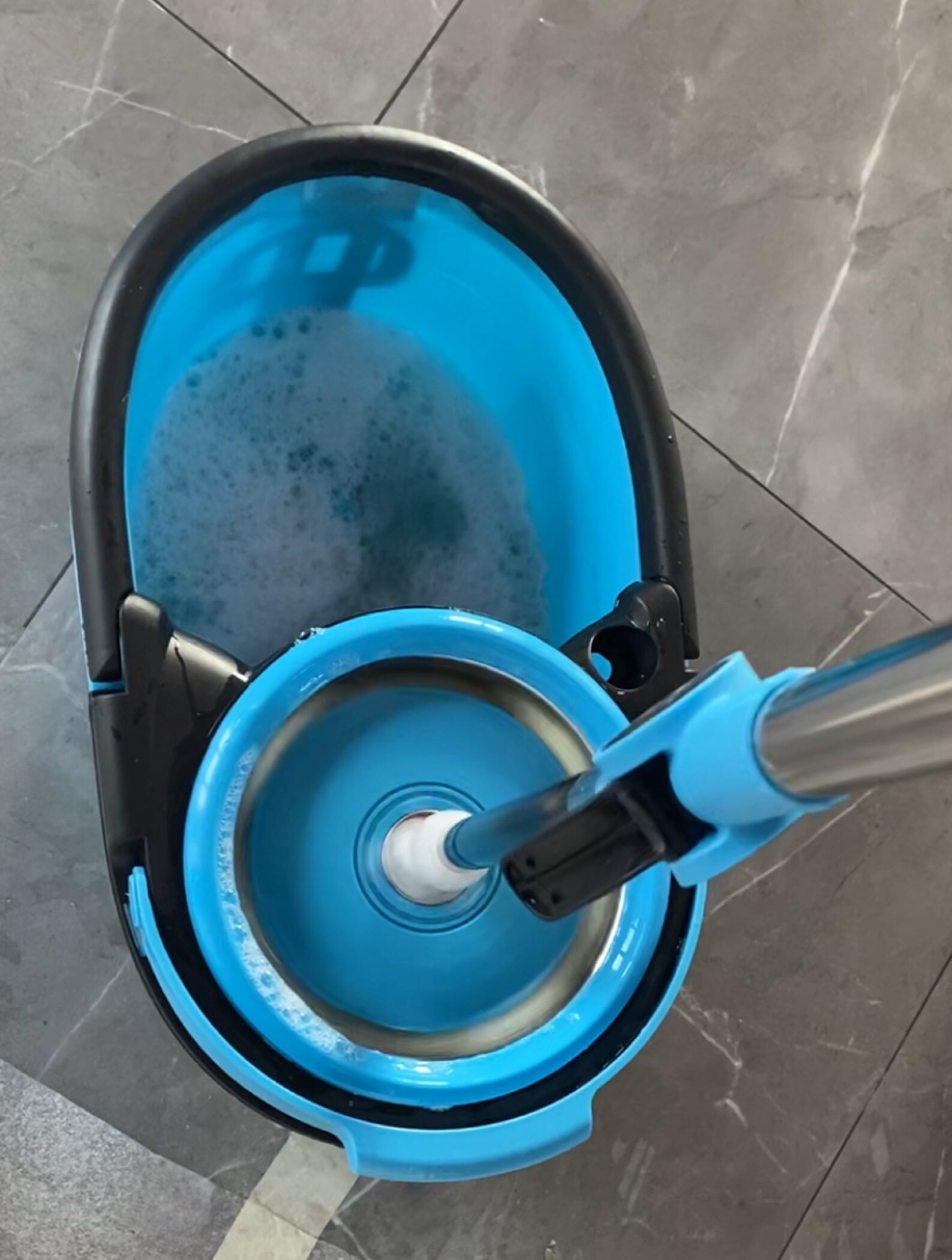 Фотография покупателя товара Швабра с отжимом Доляна: ведро с металлической центрифугой, 18 л, запасная насадка из микрофибры, цвет синий - Фото 1