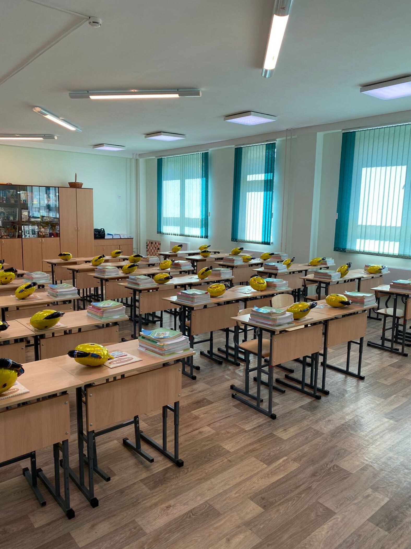 Фотография покупателя товара Воздушный шар фольгированный 16" «Счастливый первоклассник», фигура - Фото 1