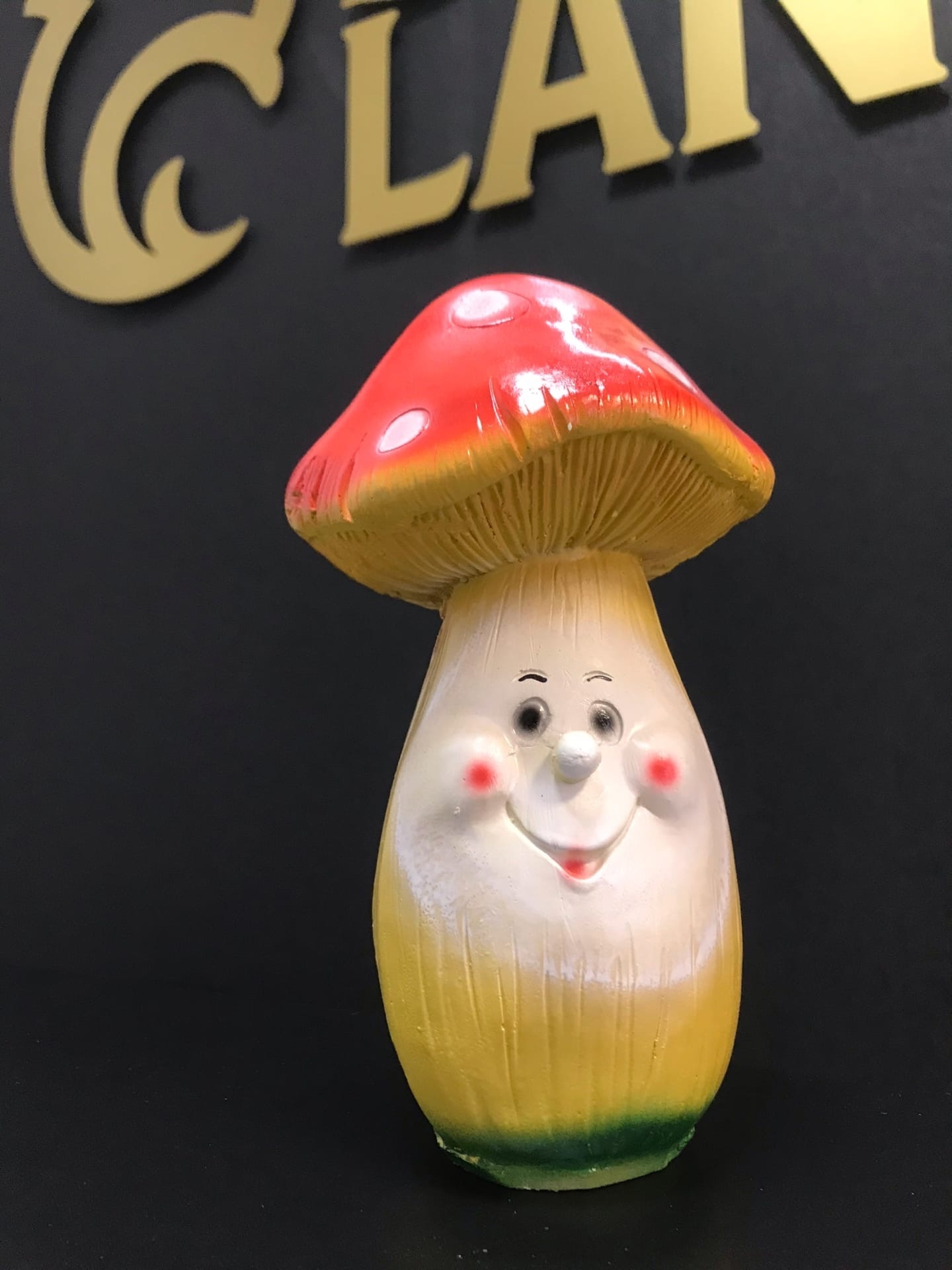 Фотография покупателя товара Садовая фигура "Мухомор" малый 11х10х19см - Фото 2