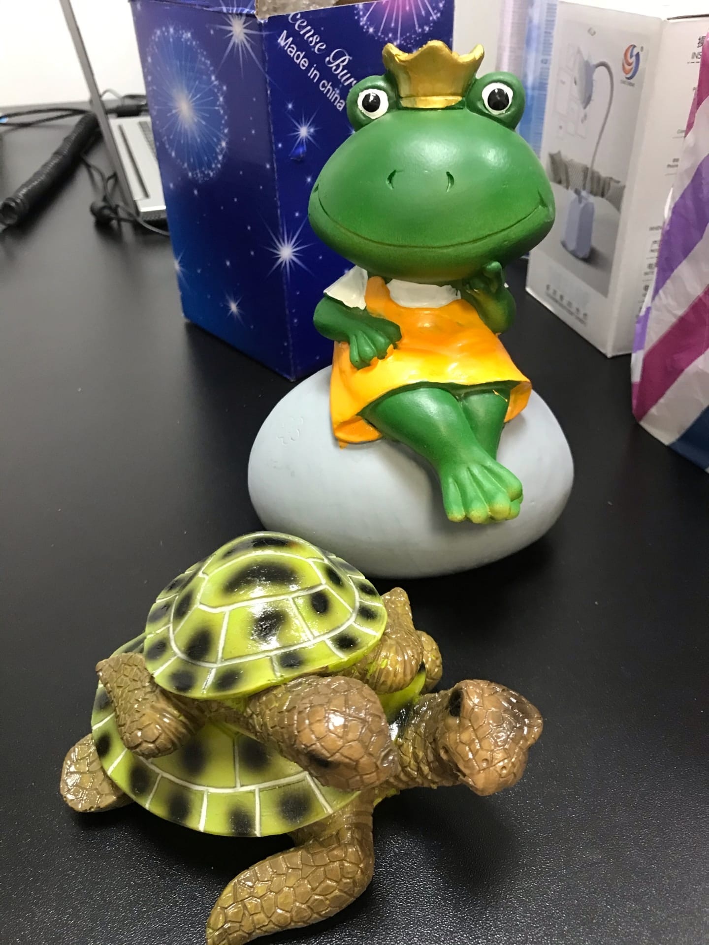 Фотография покупателя товара Фигурка полистоун TAKE IT EASY «Черепашки», 11×13×8 см - Фото 2