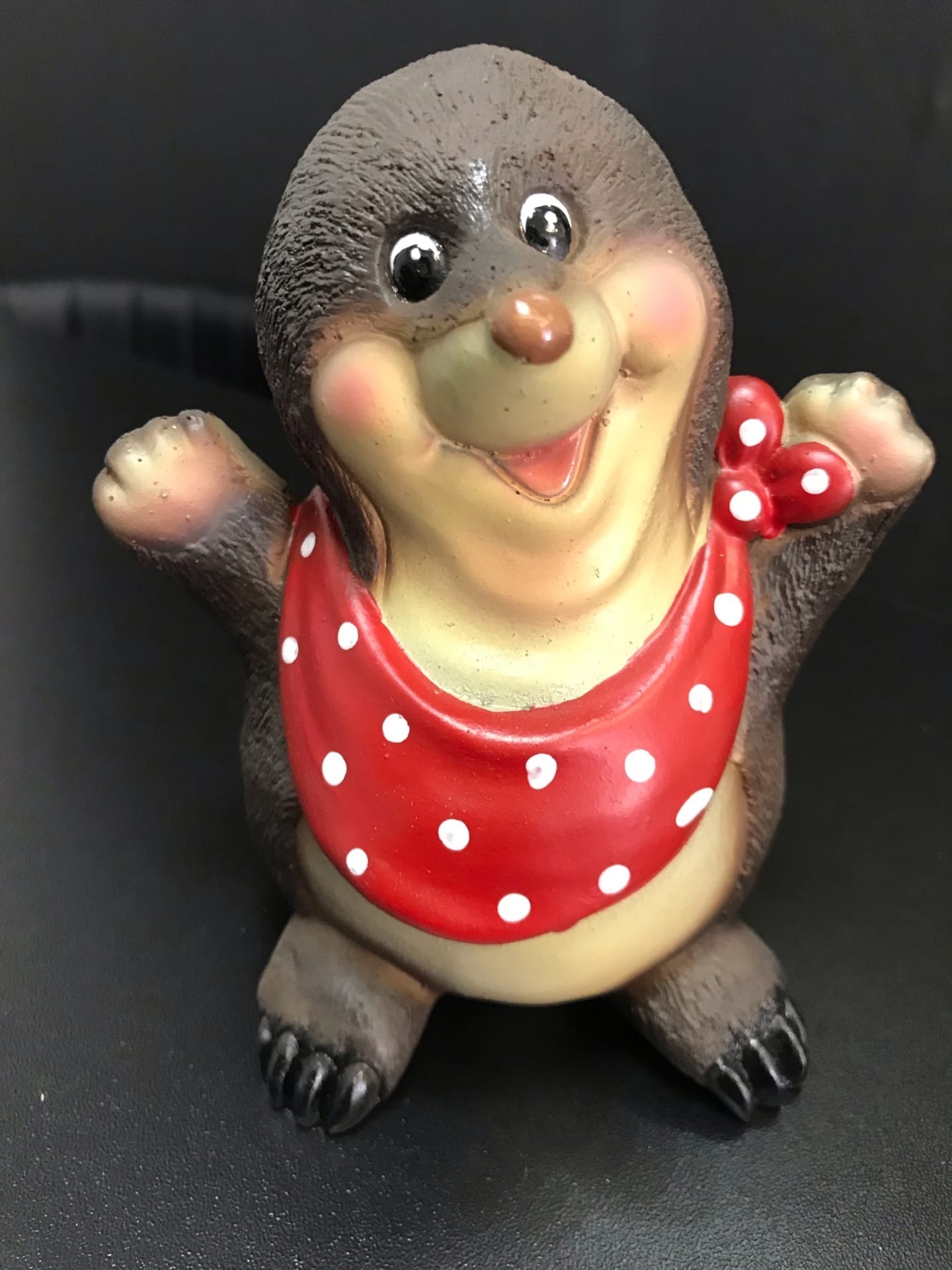 Фотография покупателя товара Садовая фигура из полистоуна «Крот», 12×8×10 см - Фото 1