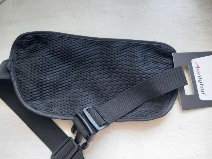 Фотография покупателя товара Сумка спортивная на пояс ONLYTOP, 25×13 см, чёрная - Фото 2