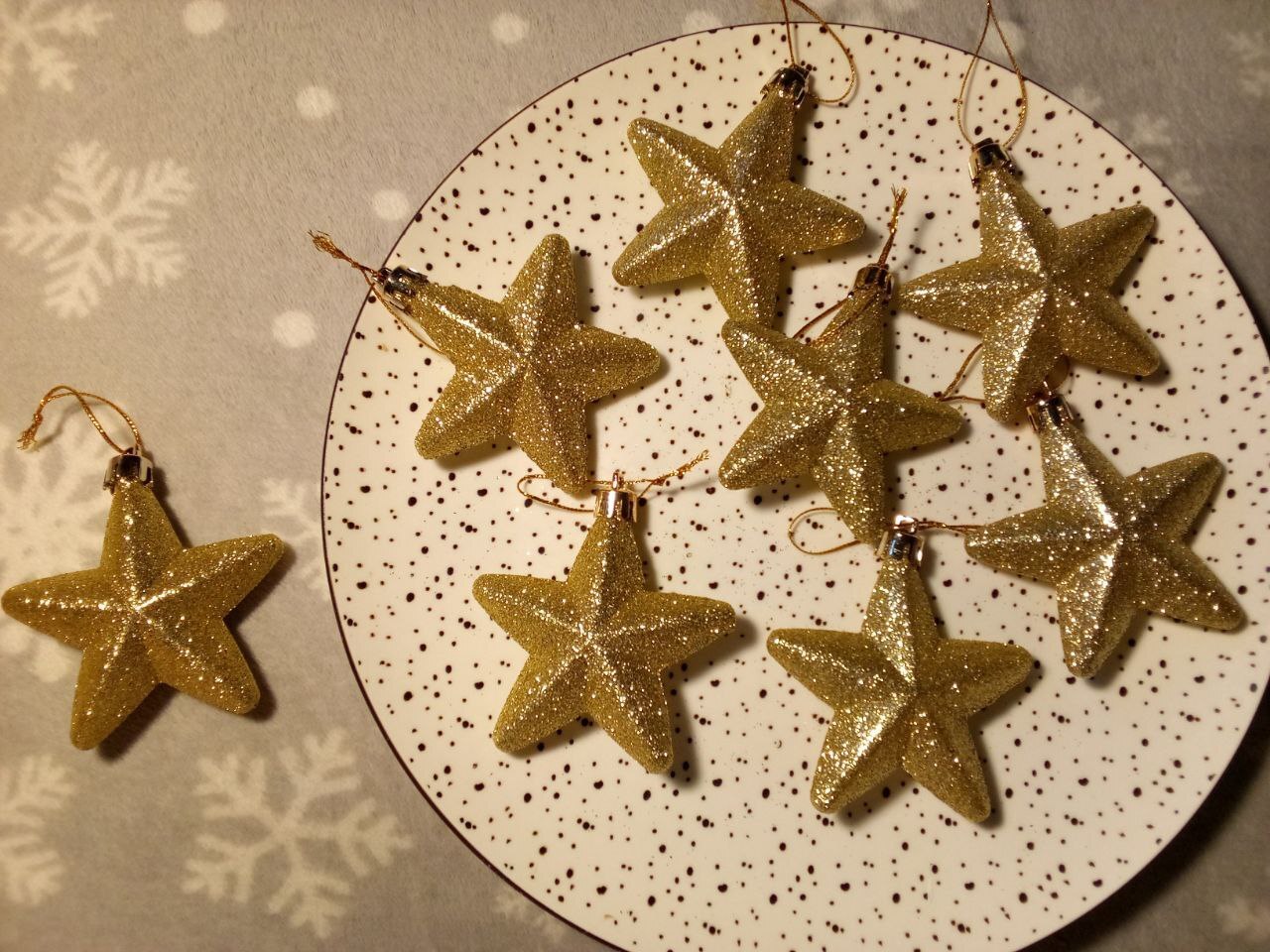 Фотография покупателя товара Ёлочные игрушки 6 шт. «Зимнее волшебство. Звездопад» пластик, 8 см, золото - Фото 6