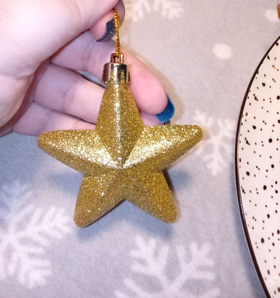 Фотография покупателя товара Ёлочные игрушки 6 шт. «Зимнее волшебство. Звездопад» пластик, 8 см, золото - Фото 2