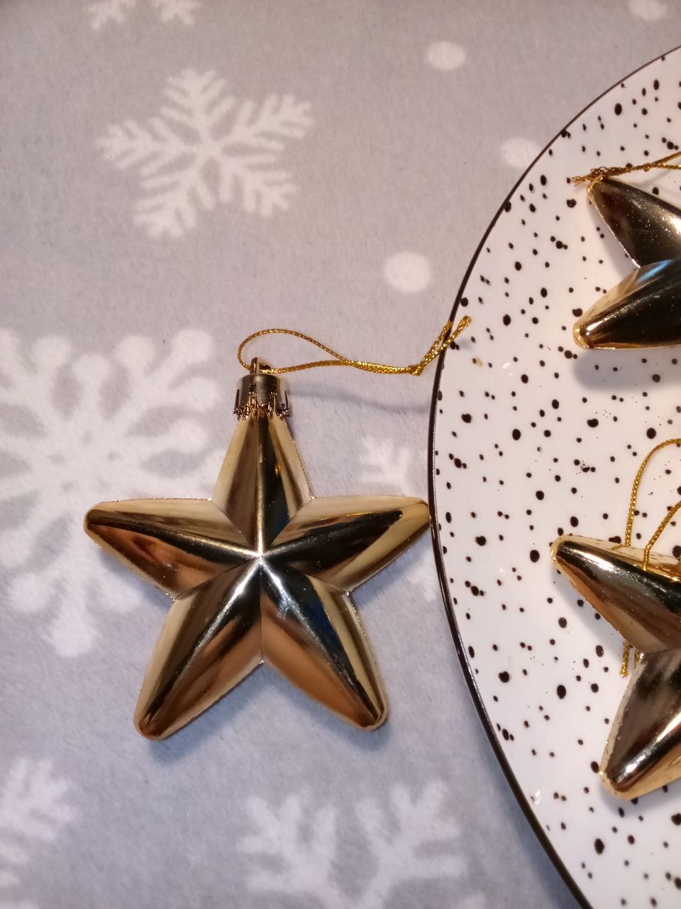 Фотография покупателя товара Ёлочные игрушки 6 шт. «Зимнее волшебство. Звездопад» пластик, 8 см, золото - Фото 5