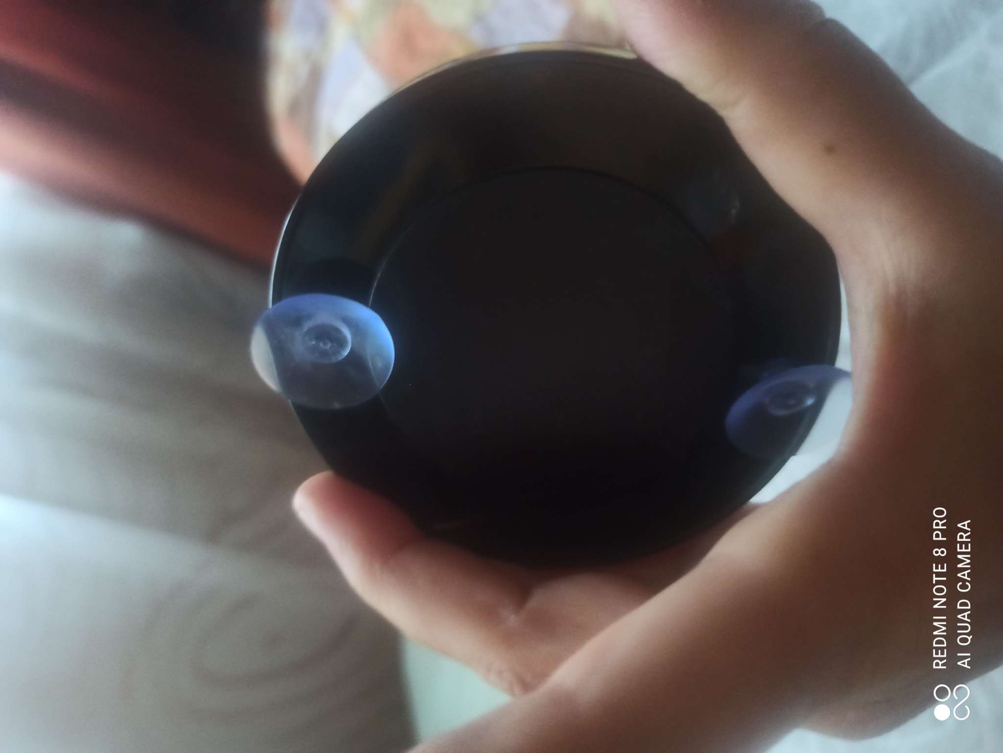 Фотография покупателя товара Зеркало макияжное, увеличение ×15, на присосках, d=9 см, чёрное - Фото 2