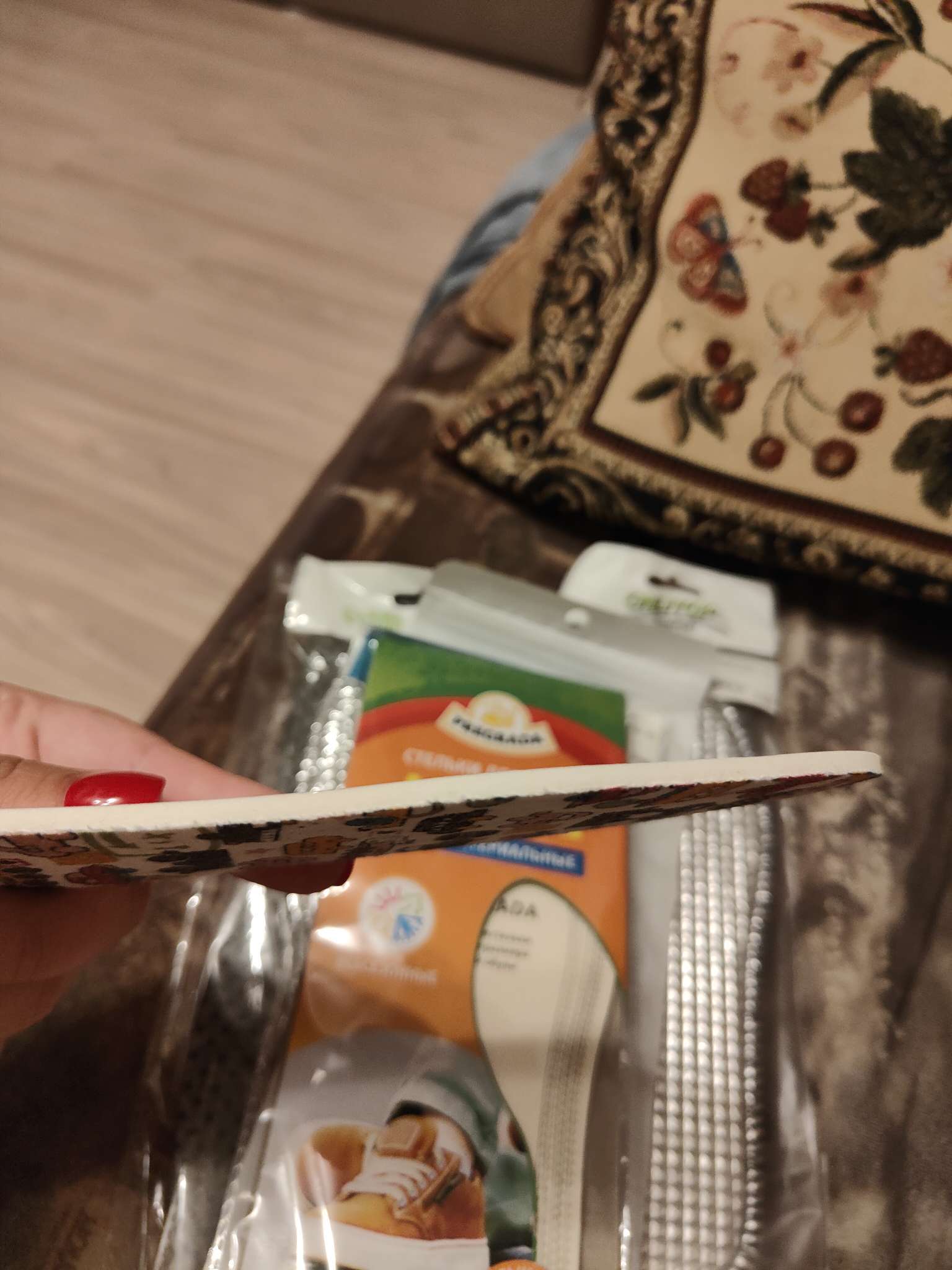 Фотография покупателя товара Стельки для обуви, антибактериальные, универсальные, 26-36 р-р, 23,5 см, пара, цвет МИКС - Фото 1