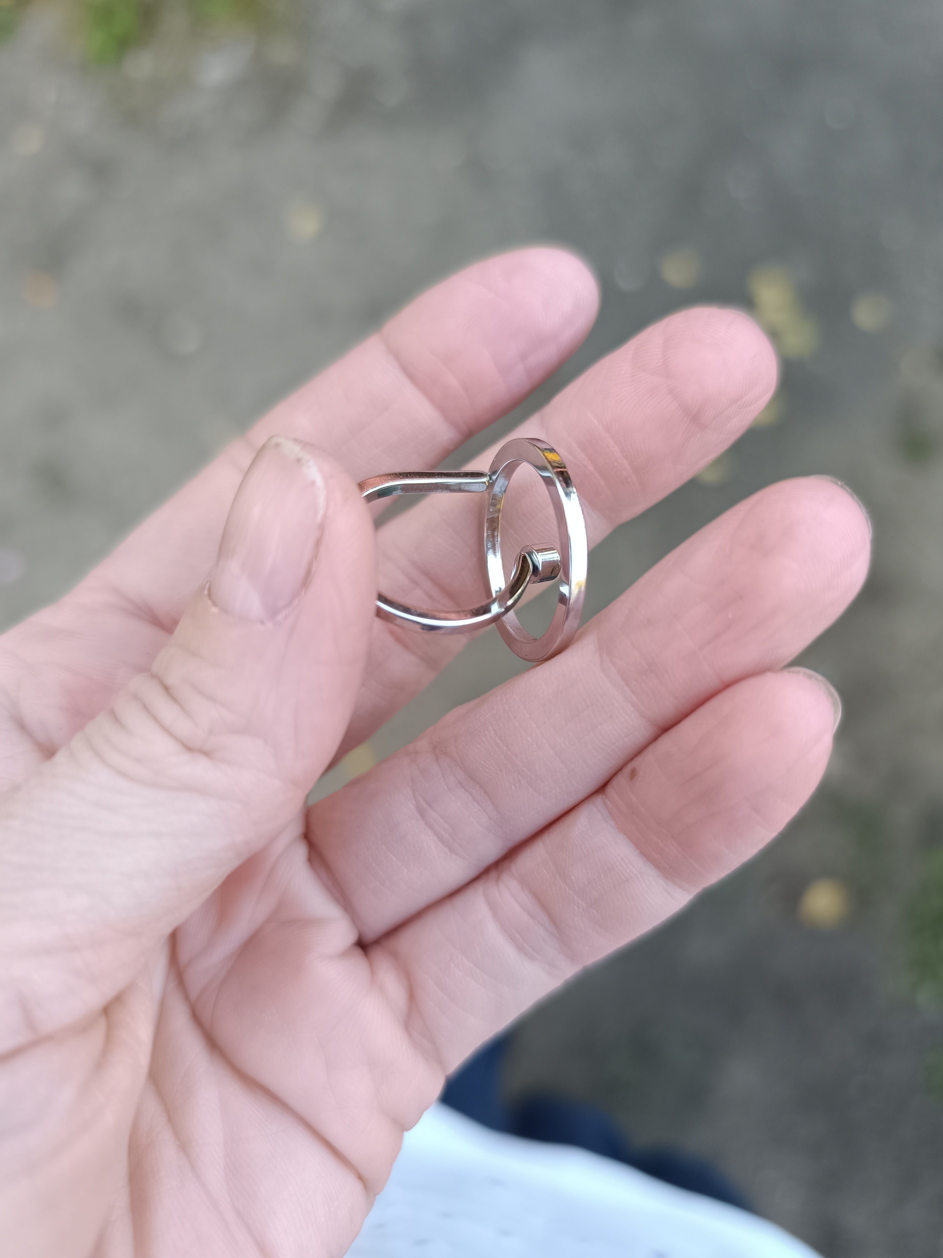 Фотография покупателя товара Кольцо «Тренд» круг, цвет белый в серебре, безразмерное - Фото 2