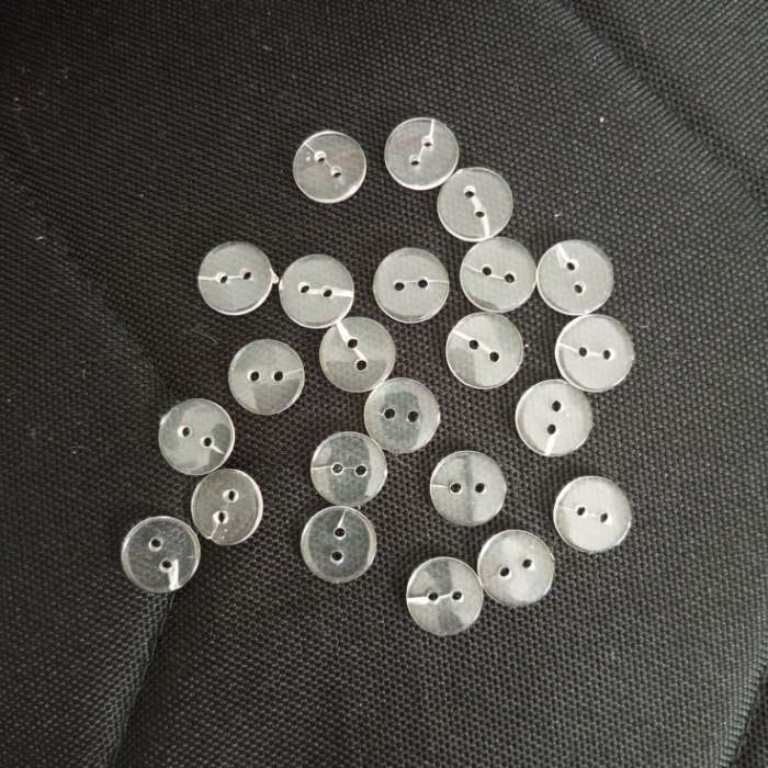 Фотография покупателя товара Пуговица прозрачная, 11,5 мм, на 2 прокола, набор 1000 шт. - Фото 6