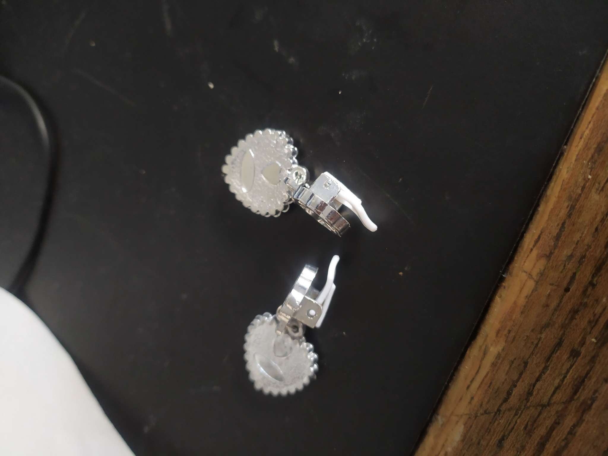 Фотография покупателя товара Набор детских украшений Выбражулька «Сердце», 5 предметов: 2 резинки, клипсы, кулон, кольцо, малиновый - Фото 2