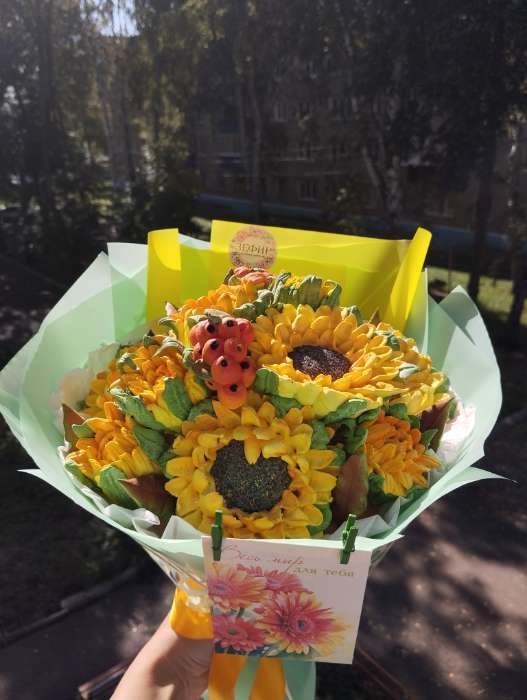 Фотография покупателя товара Пленка матовая для цветов и букетов, лимонная, 0.57×10 м - Фото 2