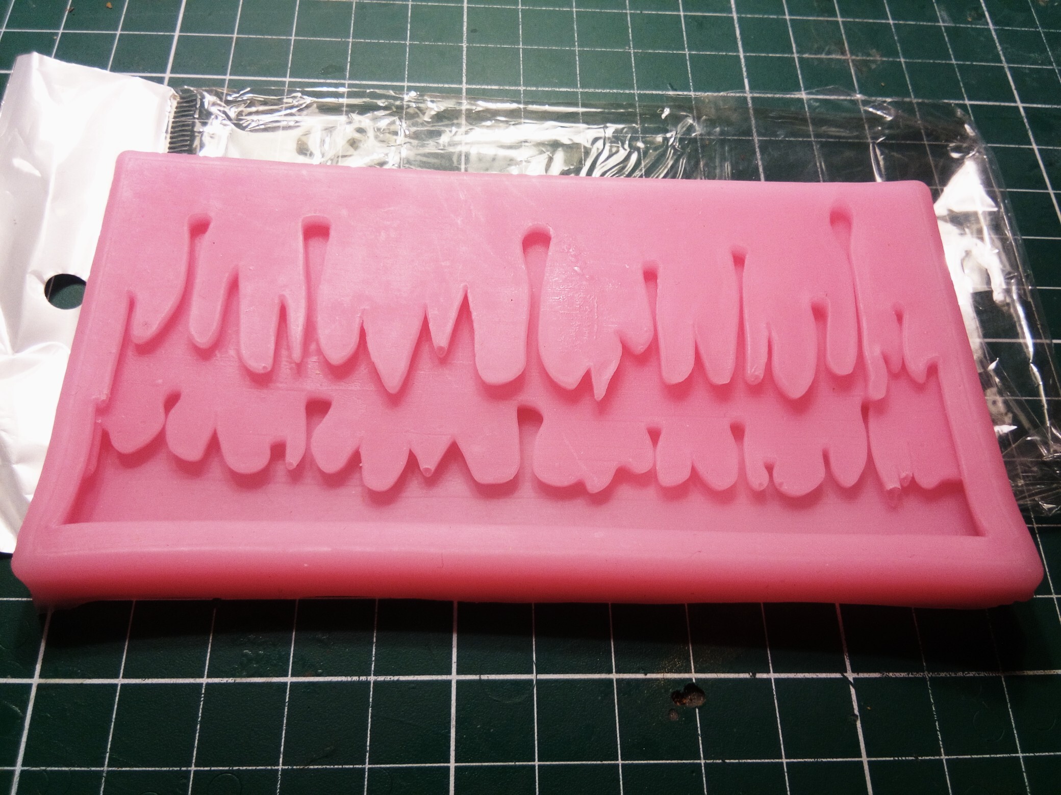 Фотография покупателя товара Молд для заливки «Оттепель», силикон, 12.5×6.5×1 см, розовый - Фото 2