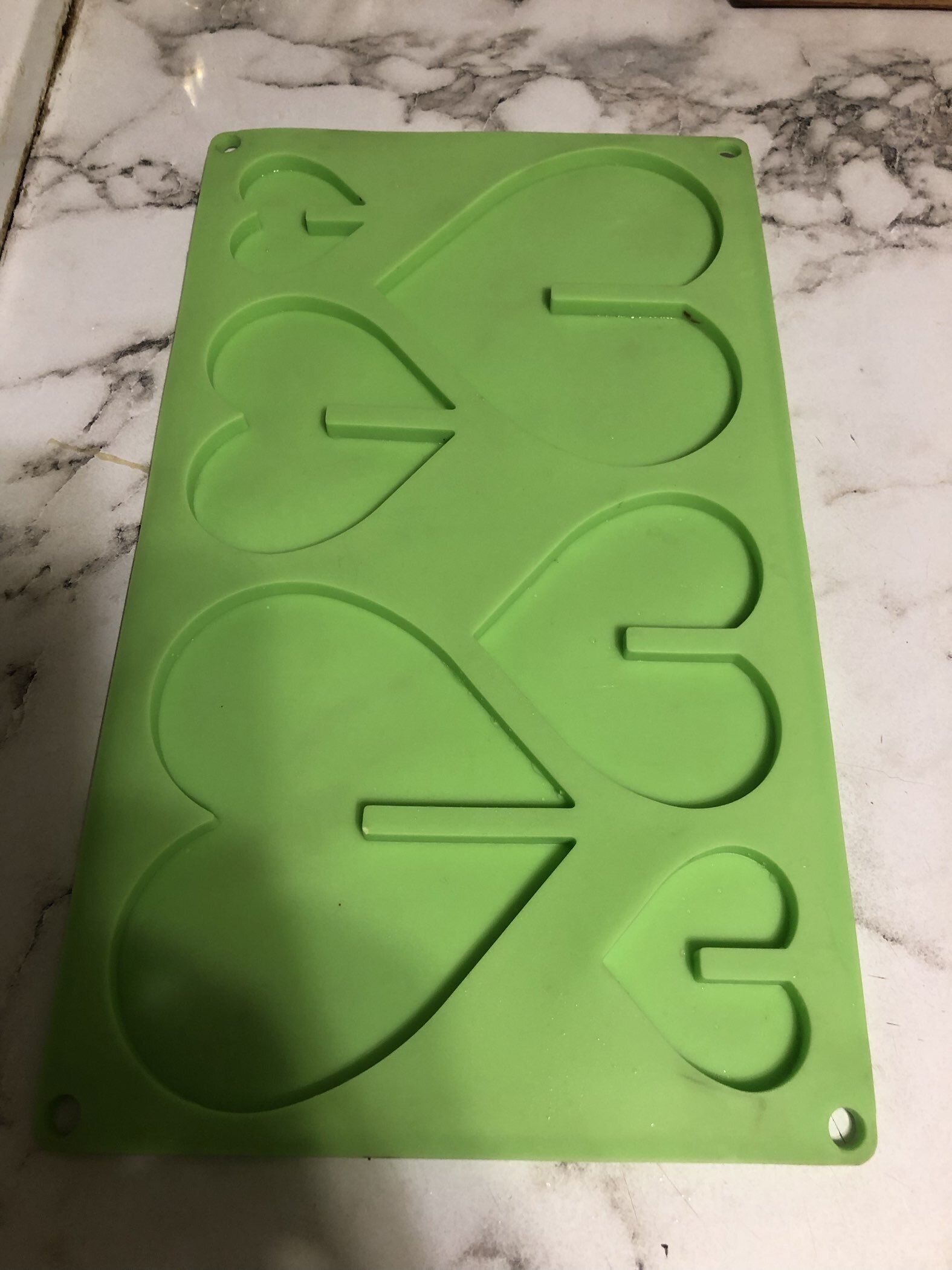 Фотография покупателя товара Форма для шоколада Доляна «Амуры», силикон, 13 ячеек, 23×16.5×0.5 см, розовая - Фото 1