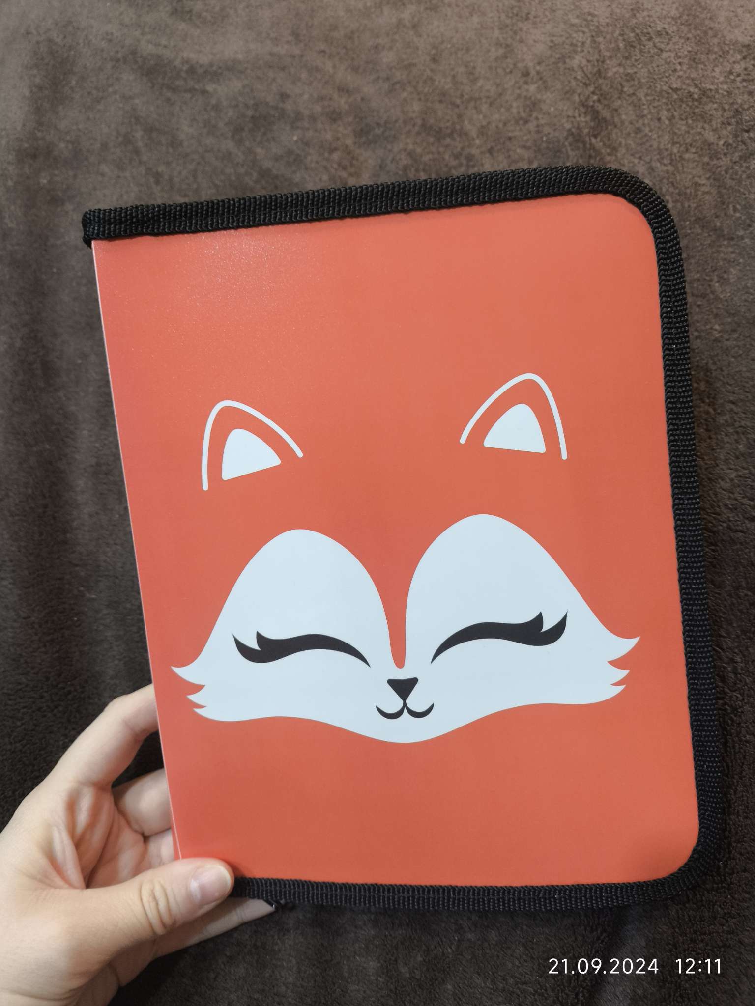 Фотография покупателя товара Папка для тетрадей, А5, пластиковая, 19×23×5 см «Лиса» - Фото 6