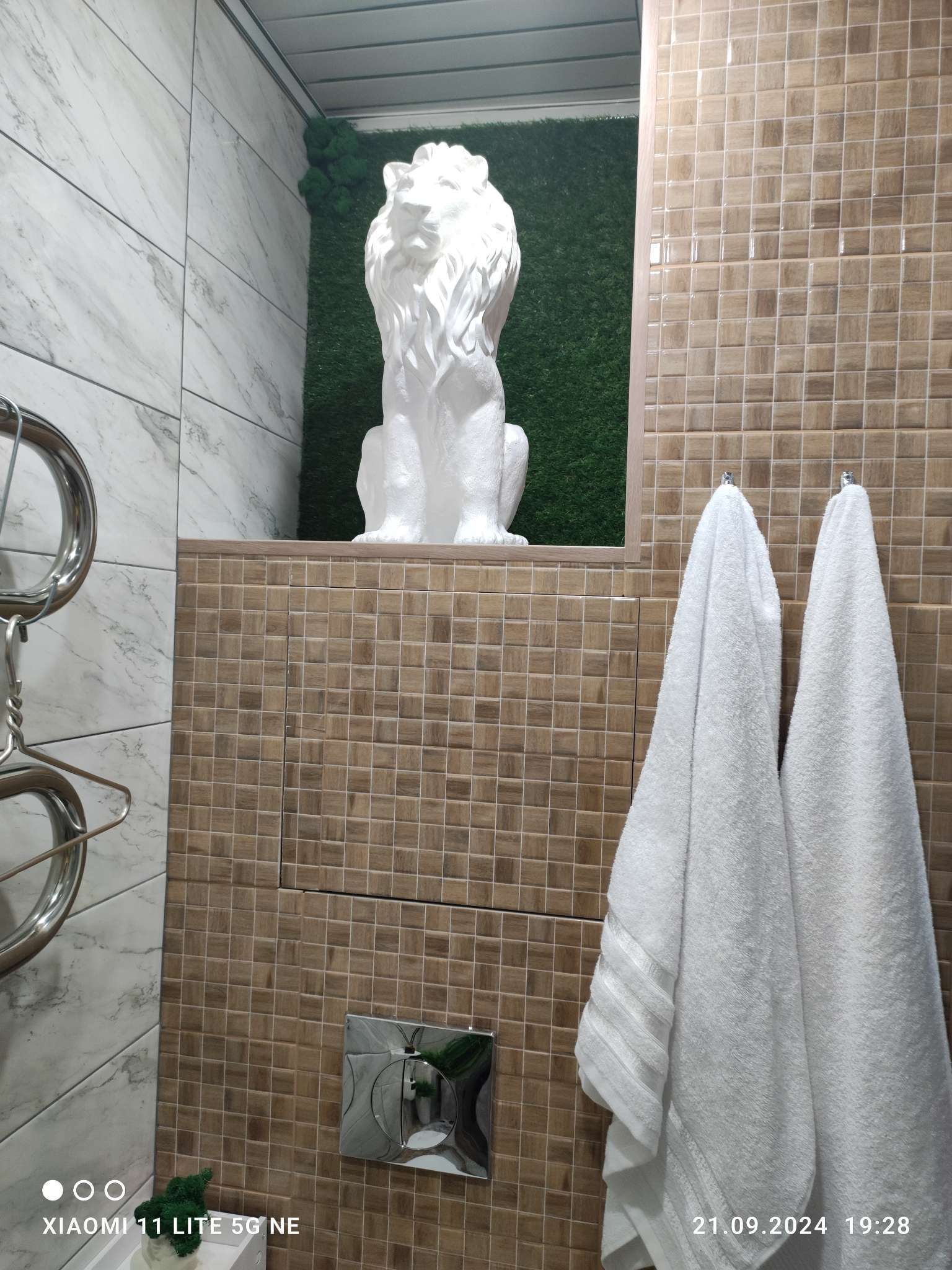 Фотография покупателя товара Фигура гипс «Лев сидящий», чёрное золото, 40×25×55 см - Фото 1