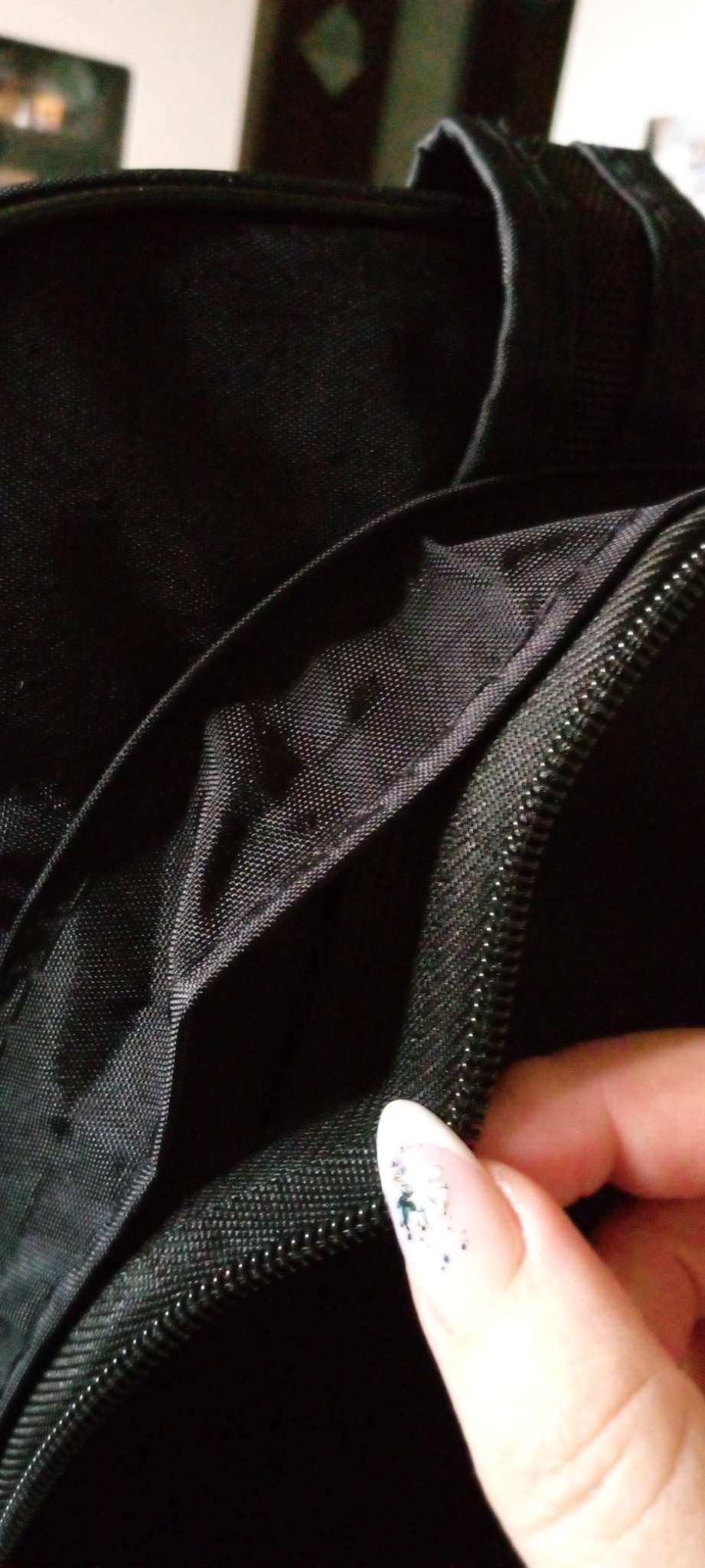 Фотография покупателя товара Сумка дорожная на колёсах, отдел на молнии, с увеличением, наружный карман, цвет хаки - Фото 2