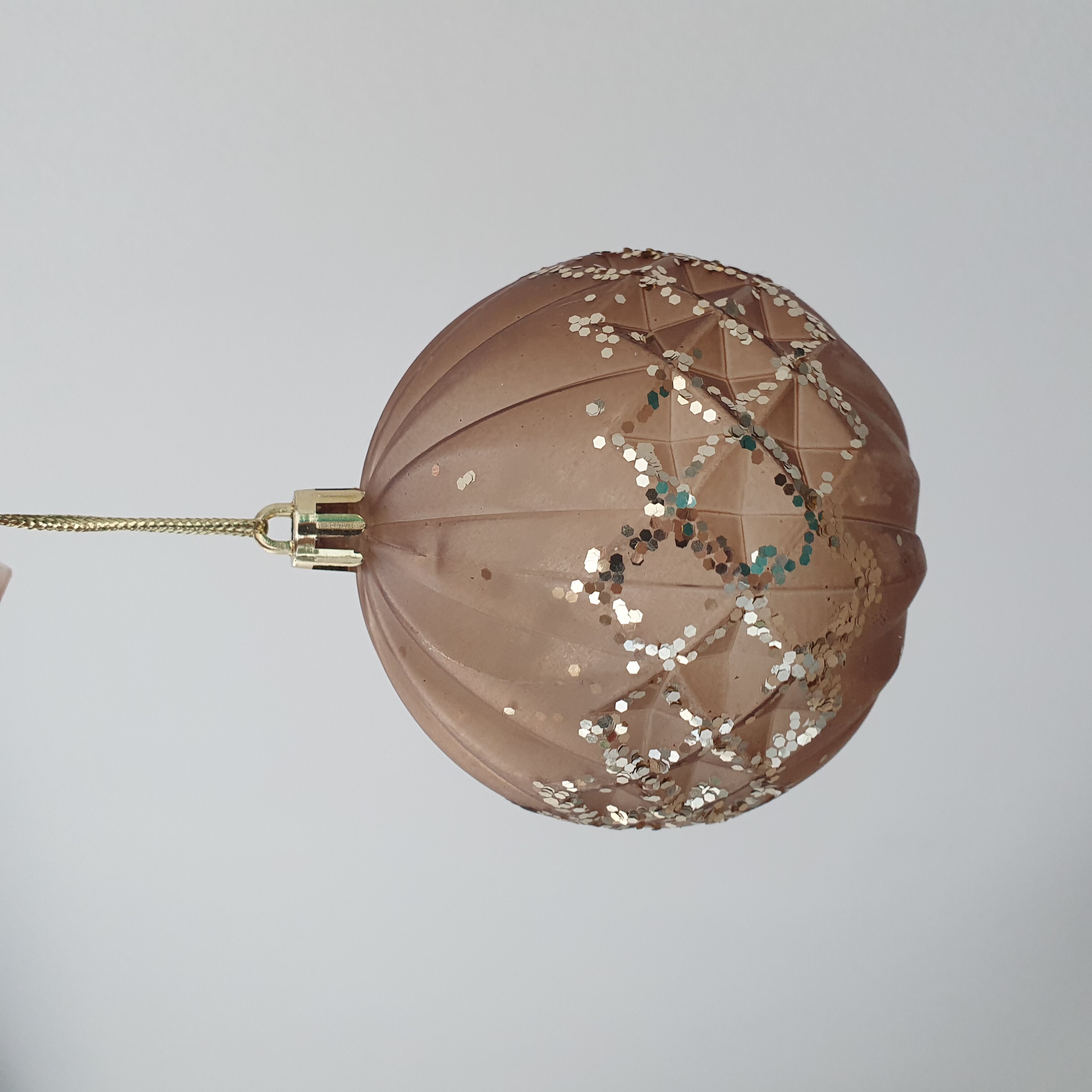 Фотография покупателя товара Ёлочные игрушки «Гэбриэл», шары новогодние, d=8 см, 2 шт., сетка, коричневый - Фото 2