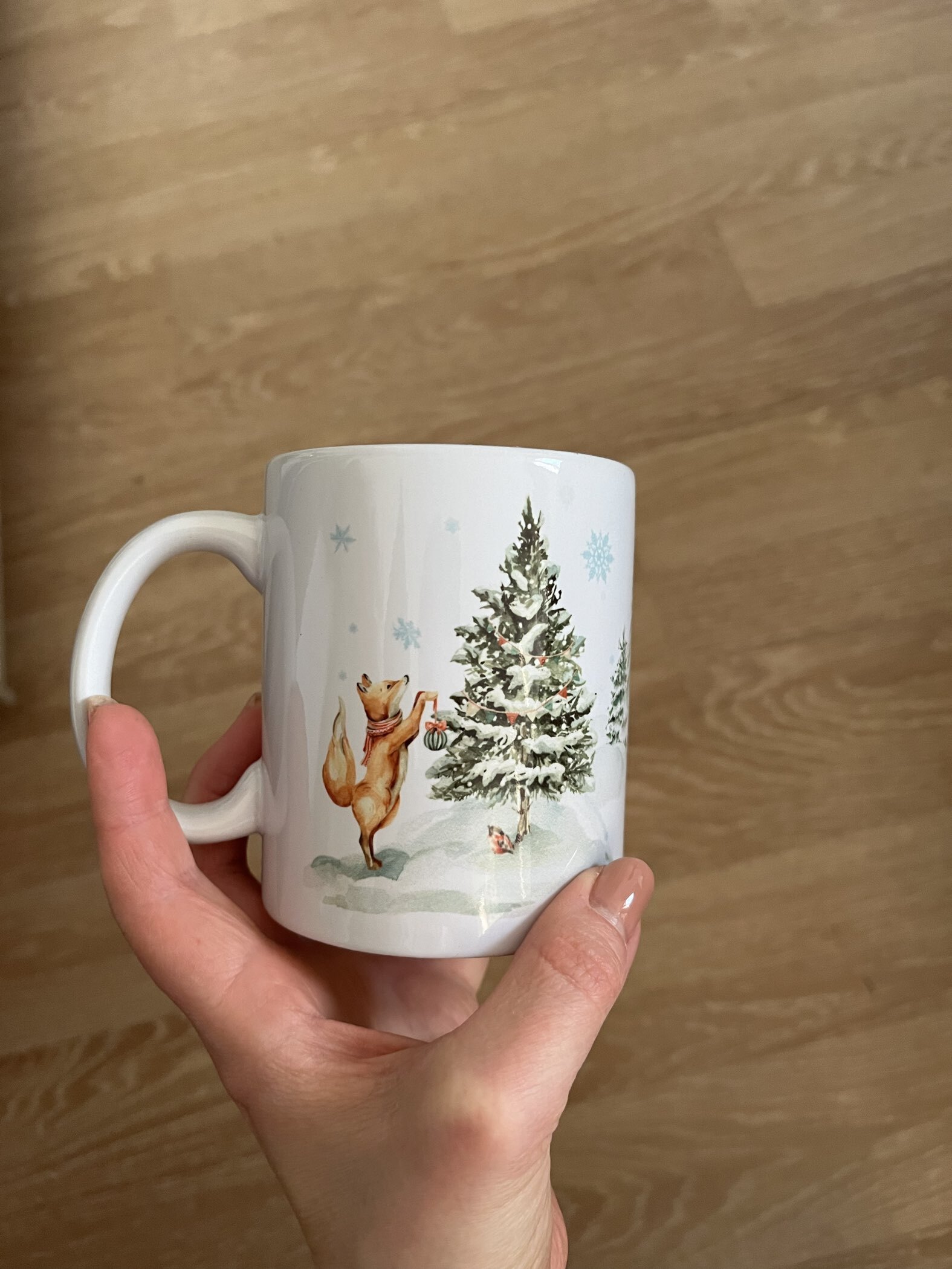 Фотография покупателя товара Кружка новогодняя керамическая «Новогодний лес», 320 мл, цвет белый - Фото 4