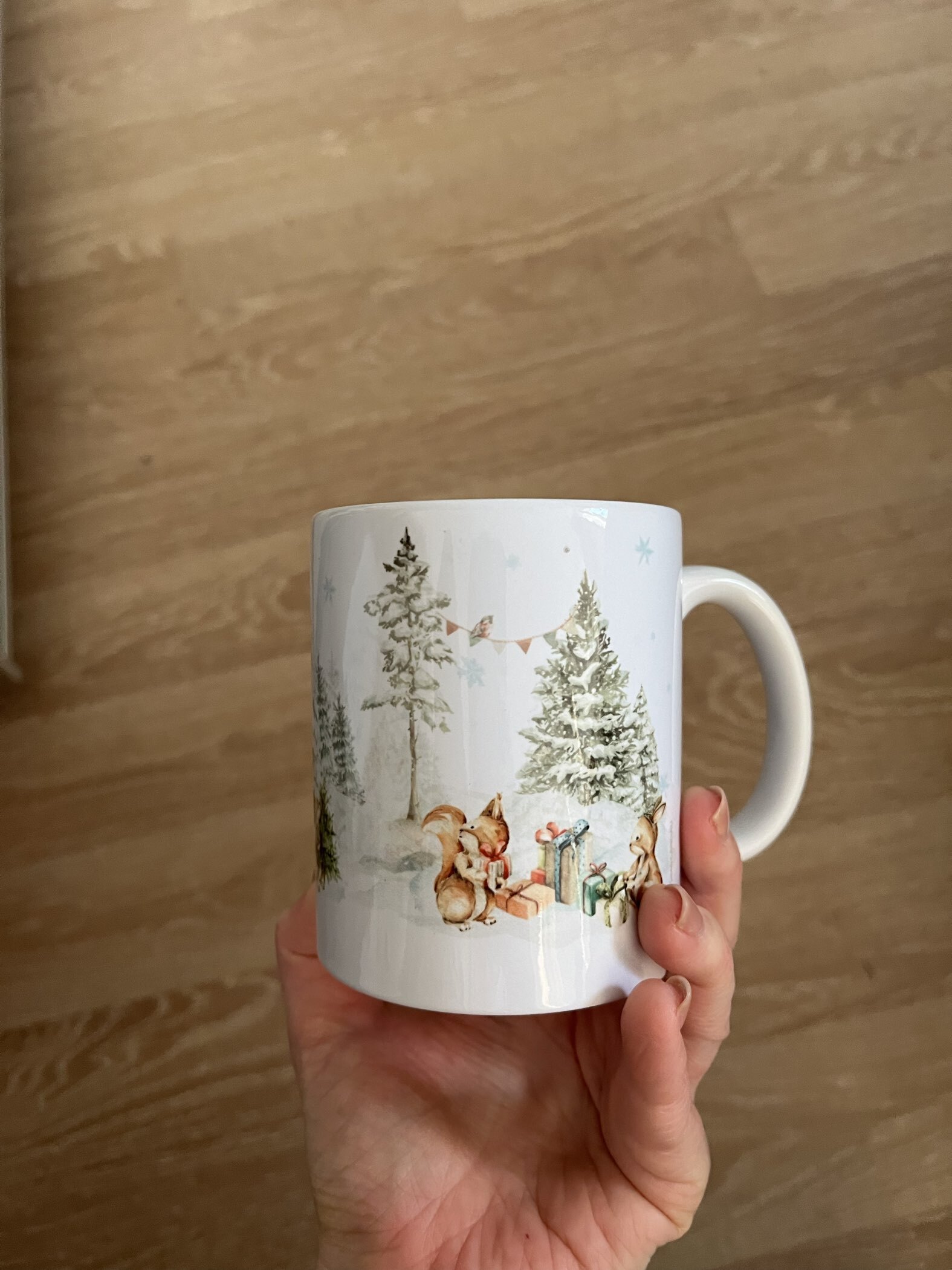 Фотография покупателя товара Кружка новогодняя керамическая «Новогодний лес», 320 мл, цвет белый - Фото 5