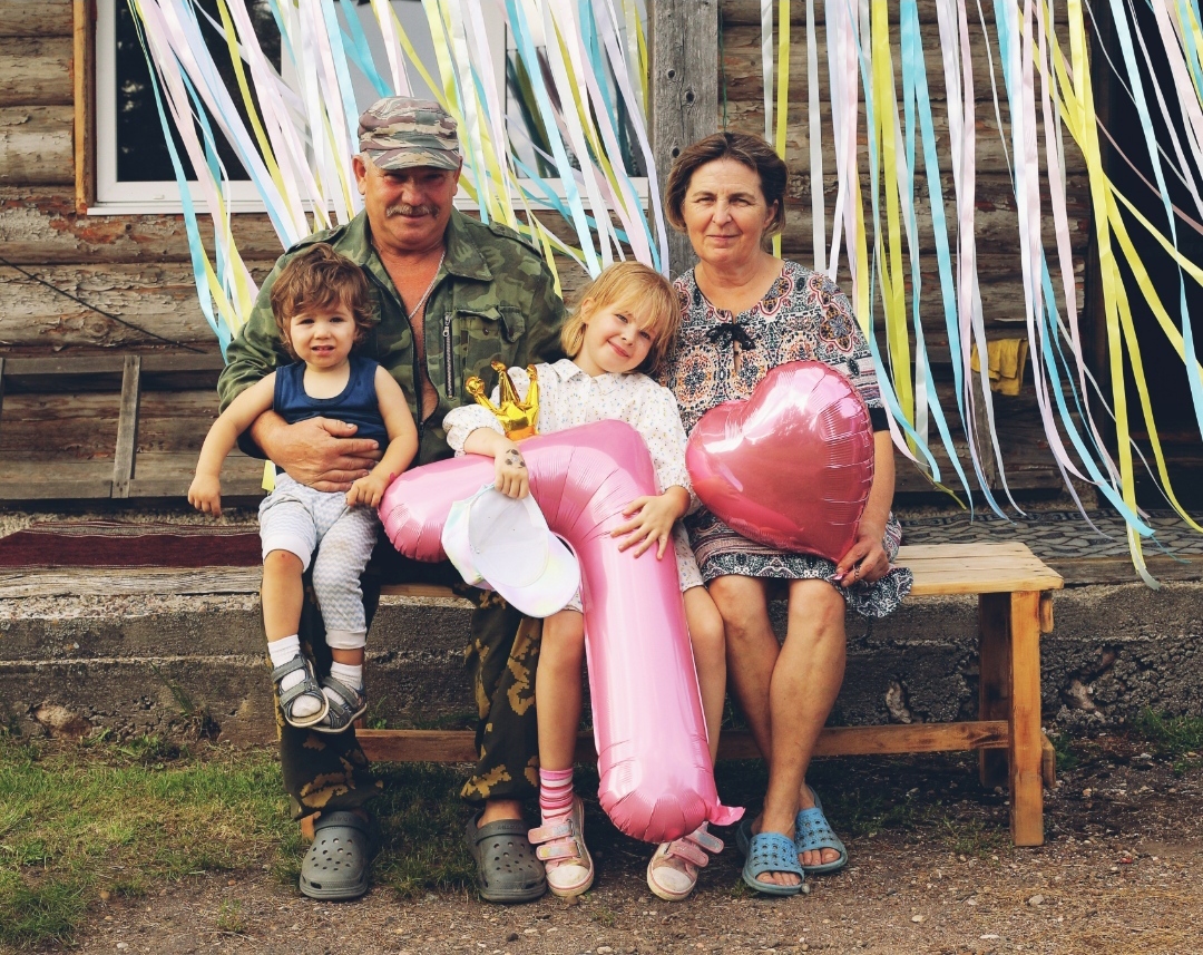 Фотография покупателя товара Воздушный шар фольгированный 40" «Цифра 5 с короной» - Фото 7
