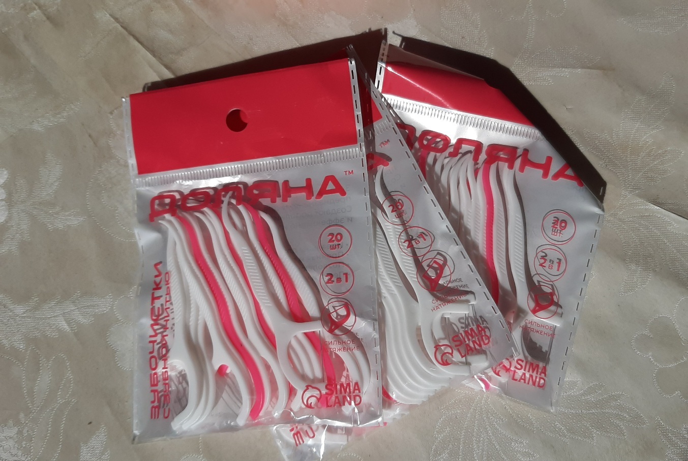 Фотография покупателя товара Флоссеры - зубочистки с зубной нитью Доляна, набор 20 шт., 7.5×1.5 см, белый, розовый - Фото 2