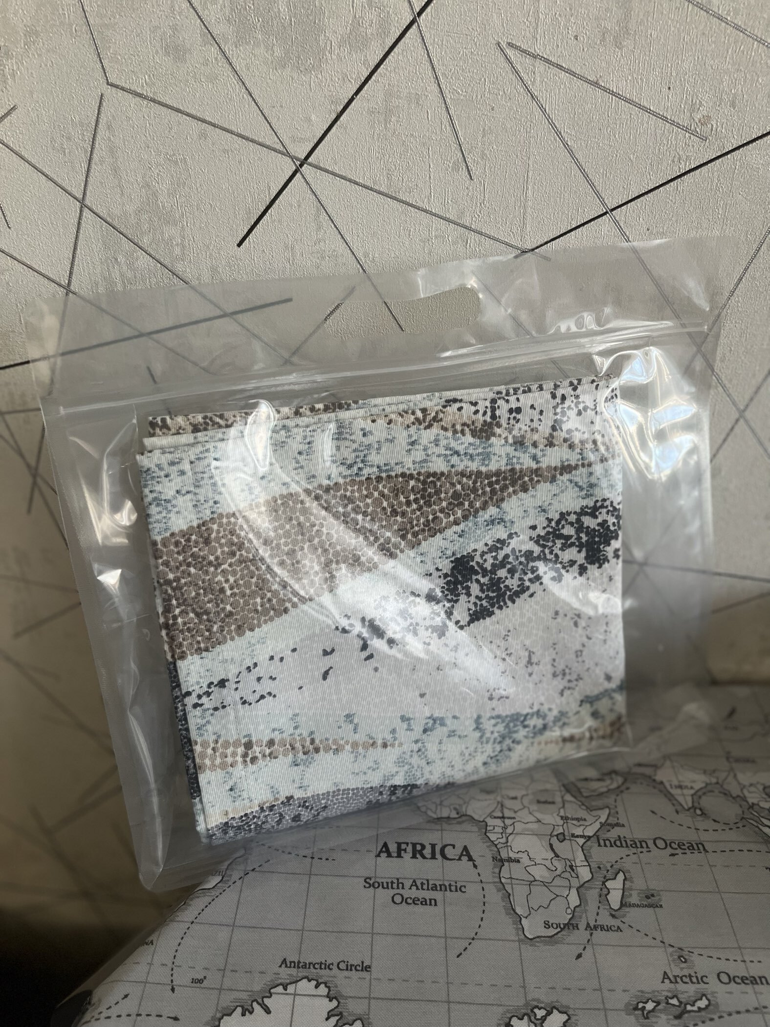 Фотография покупателя товара Пакет прозрачный с ручкой, 35×30×4 см - Фото 2