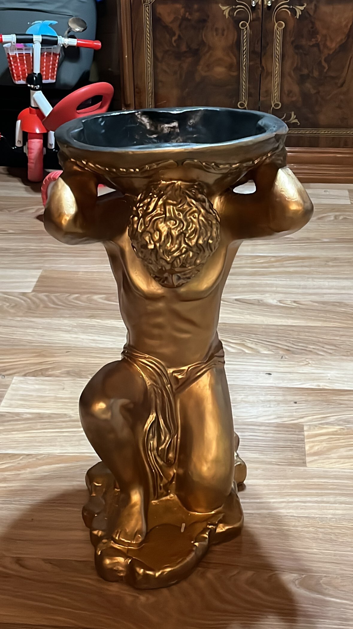 Фотография покупателя товара Фигура с кашпо "Титан" белый, 4л / 40х70х42см - Фото 3