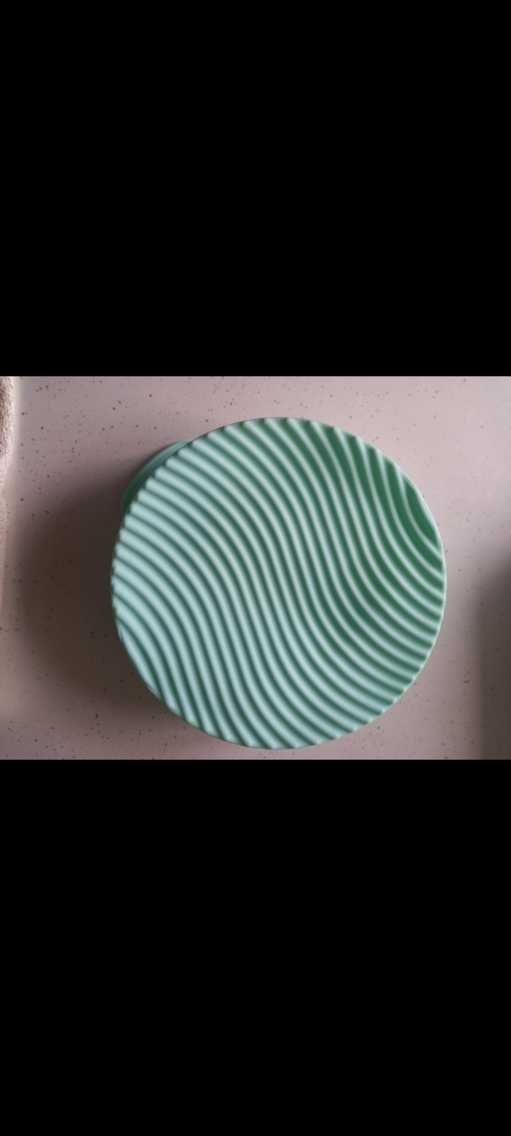 Фотография покупателя товара Форма для выпечки с ручками Доляна «Круг», силикон, 27×24×6 см, внутренний диаметр 22 см, МИКС - Фото 1