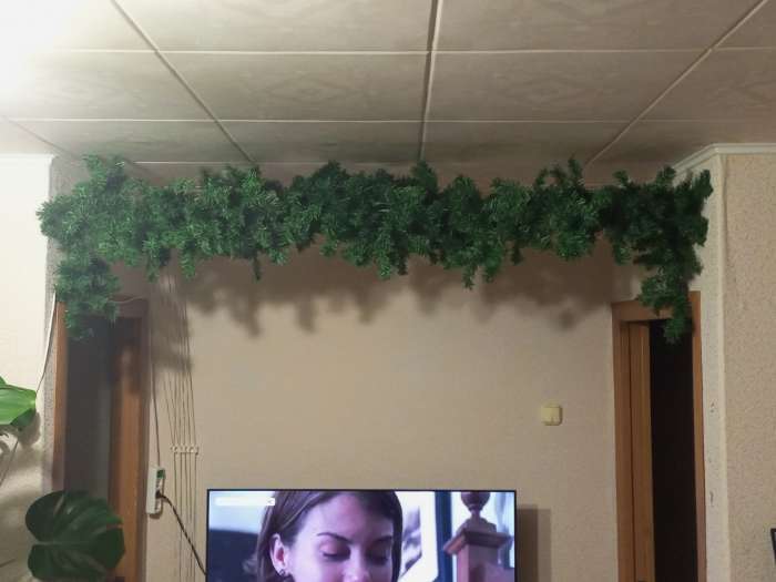 Фотография покупателя товара Гирлянда хвойная новогодняя «Зимнее волшебство», ёлочная, 270 см, d=6 см, 220 веток, 12.5 см - Фото 42