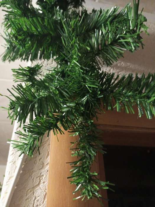 Фотография покупателя товара Гирлянда хвойная новогодняя «Зимнее волшебство», ёлочная, 270 см, d=6 см, 220 веток, 12.5 см - Фото 41
