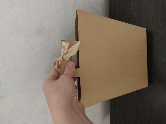 Фотография покупателя товара Коробка - пакет, крафт, 15×15×8 см - Фото 8