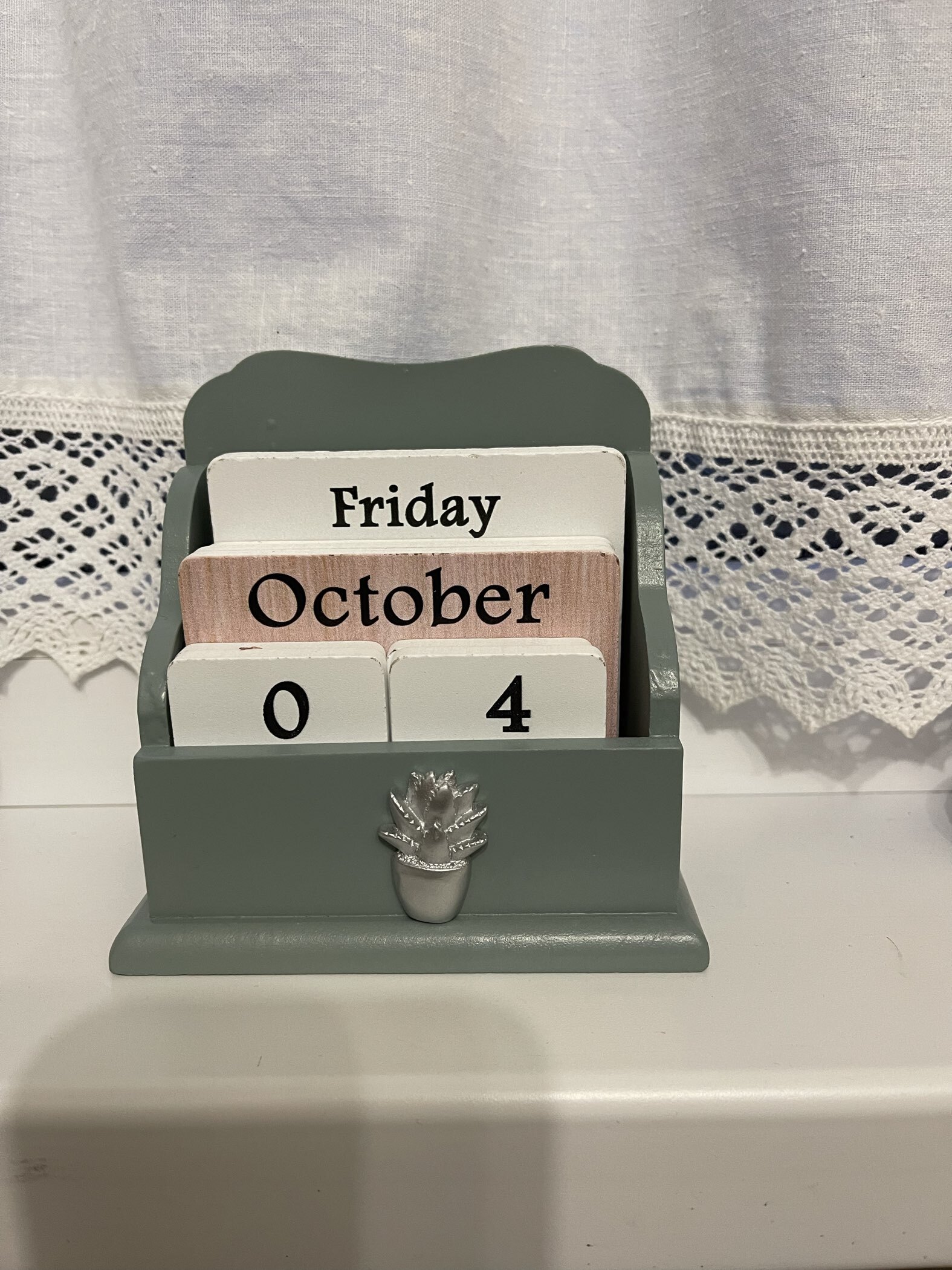 Фотография покупателя товара Сувенир вечный календарь, дерево, 11х6х11 см, цв. голубой - Фото 1