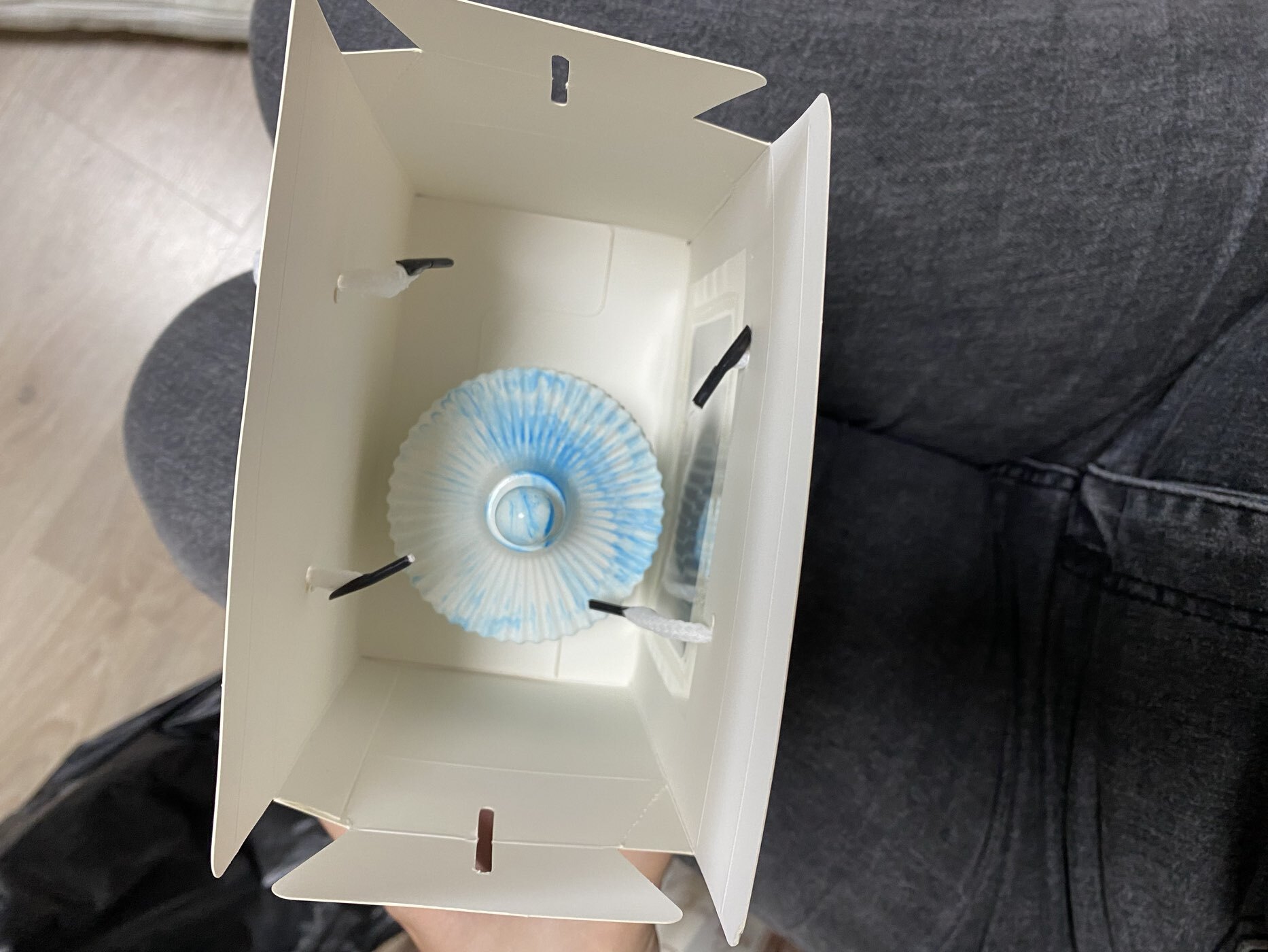 Фотография покупателя товара Коробка - пакет, с окном и ручками, белая, 15×11×9 см - Фото 8