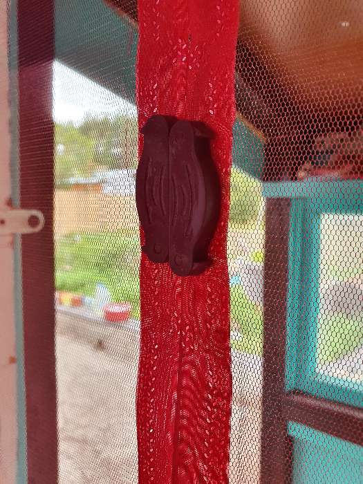 Фотография покупателя товара Сетка антимоскитная на магнитах для защиты от насекомых, 100×210 см, цвет бордовый - Фото 2