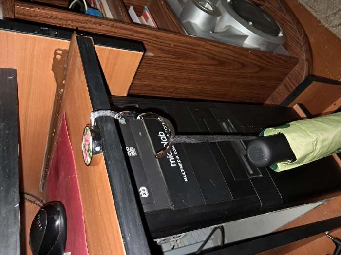 Фотография покупателя товара Крючок для сумки и зонта «Роза», раскладной, 10 кг, d=4.5 см - Фото 3