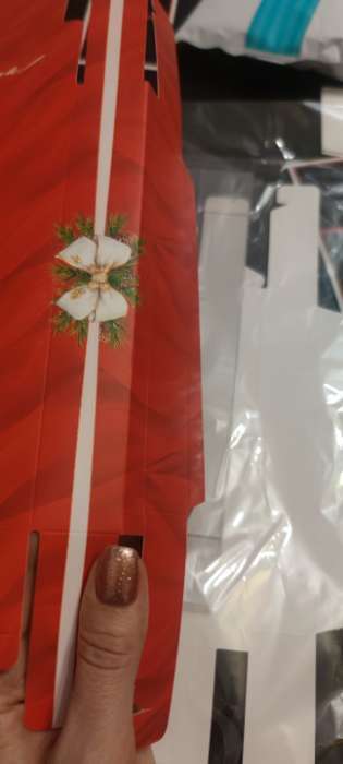 Фотография покупателя товара Коробка под 4 конфеты и шоколад с ячейками «С Новым годом!» 18×15×3 см - Фото 8