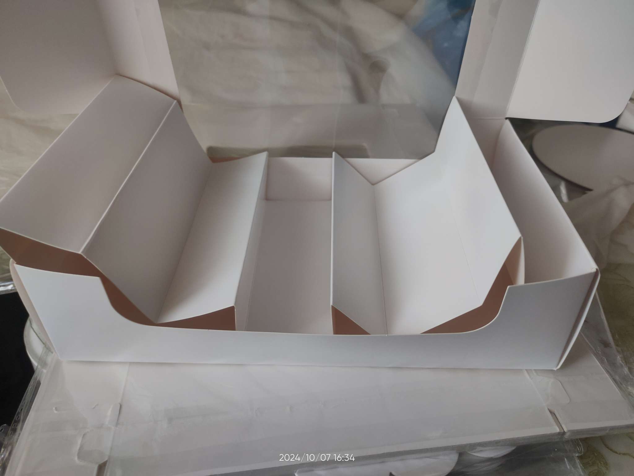 Фотография покупателя товара Коробка складная с окном под 5 эклеров зеленая, 25×15×6.6 см - Фото 15