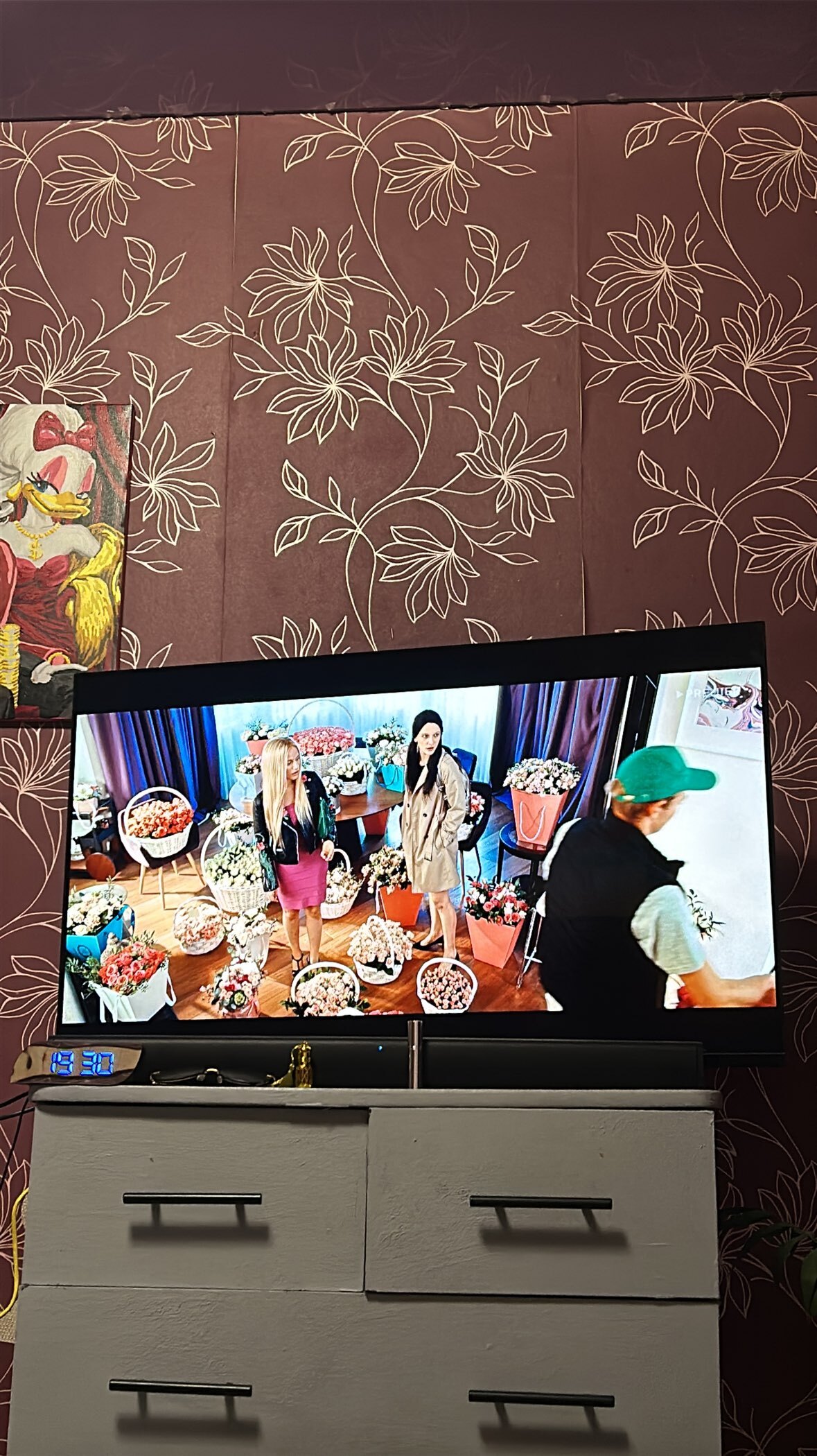 Фотография покупателя товара Телевизор Starwind SW-LED55UG403, 55", 3840×2160, DVB-T/T2/C/S2, HDMI×3, USB×2, Smart TV - Фото 2