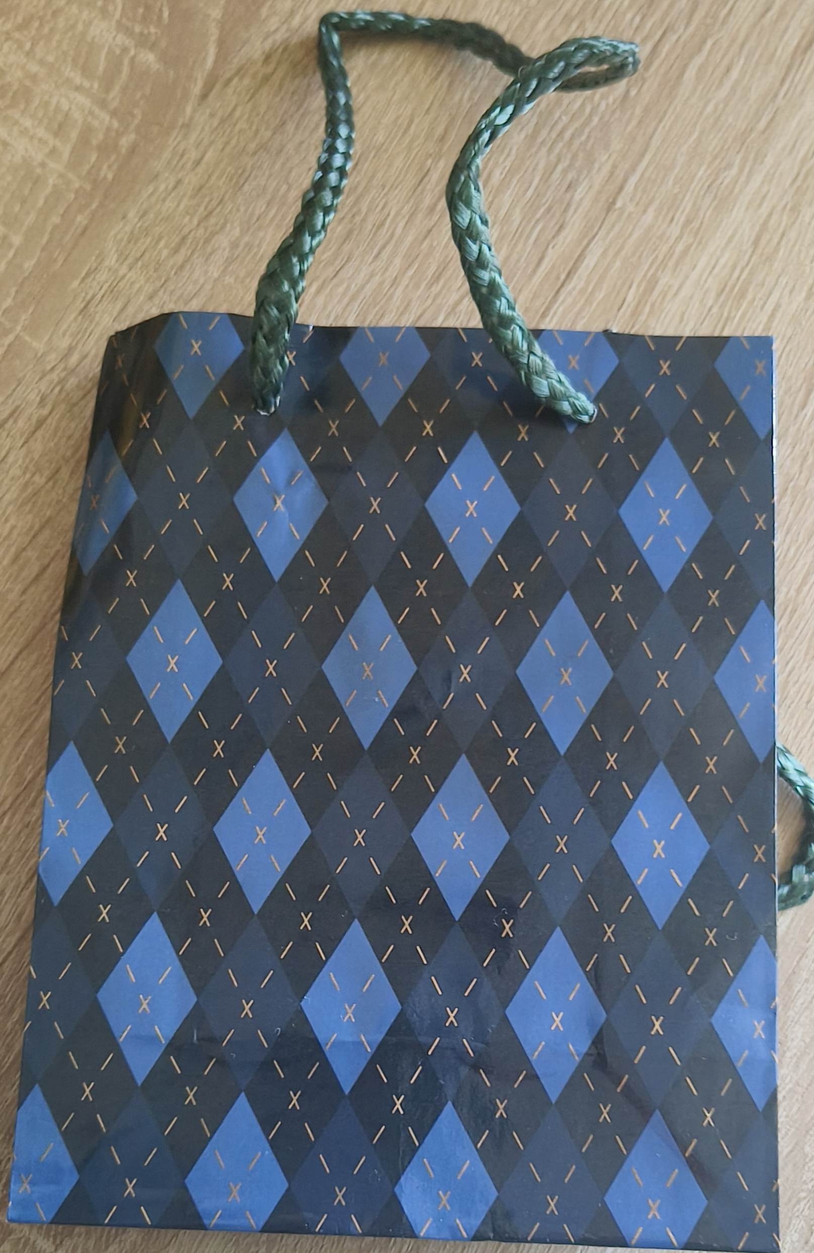 Фотография покупателя товара Пакет подарочный ламинированный, упаковка, «Самому лучшему мужчине», S 12×15×5.5 см - Фото 1