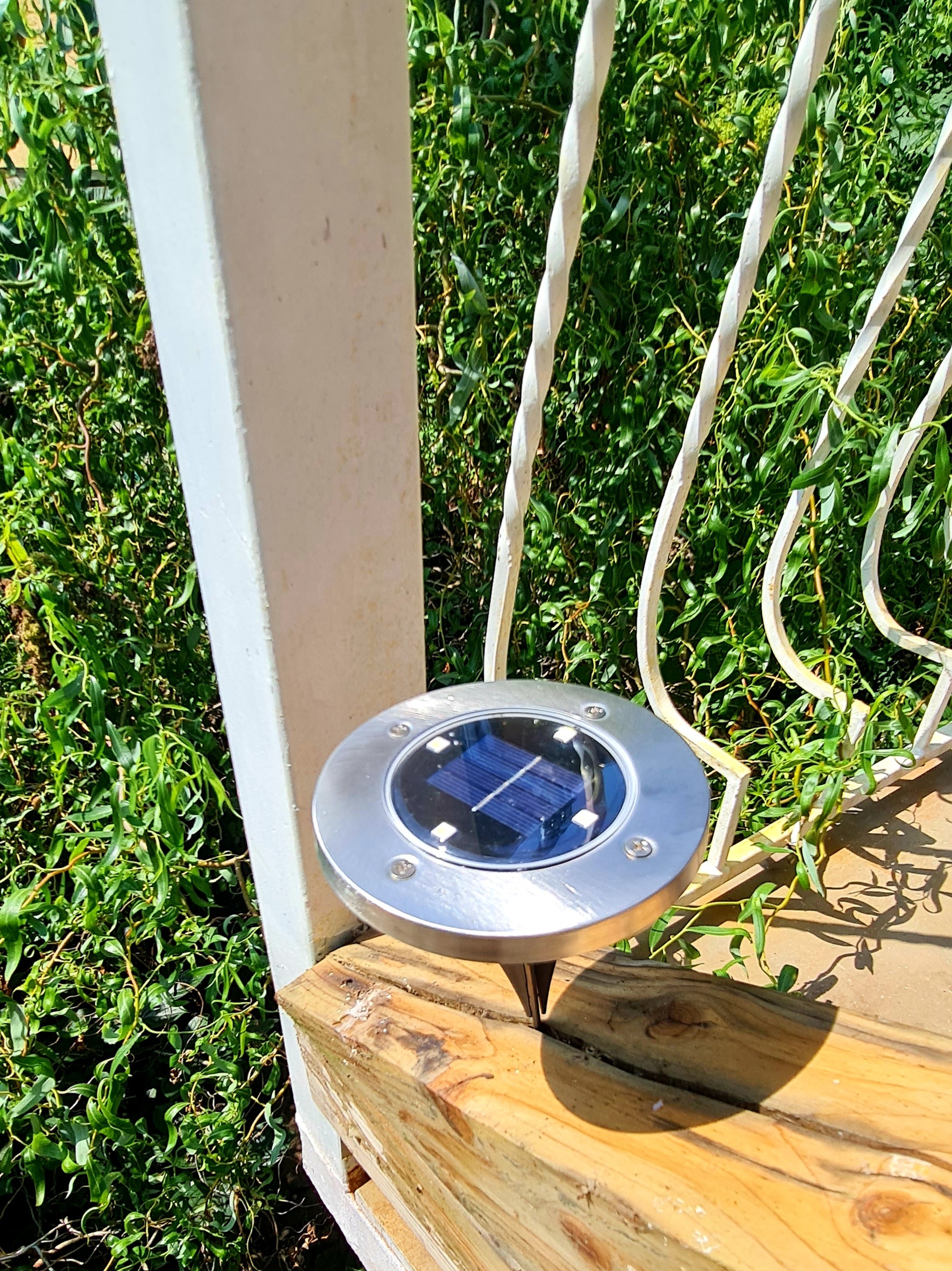 Фотография покупателя товара Садовый светильник на солнечной батарее, 11.5 × 13 × 11.5 см, 4 LED, свечение белое - Фото 7