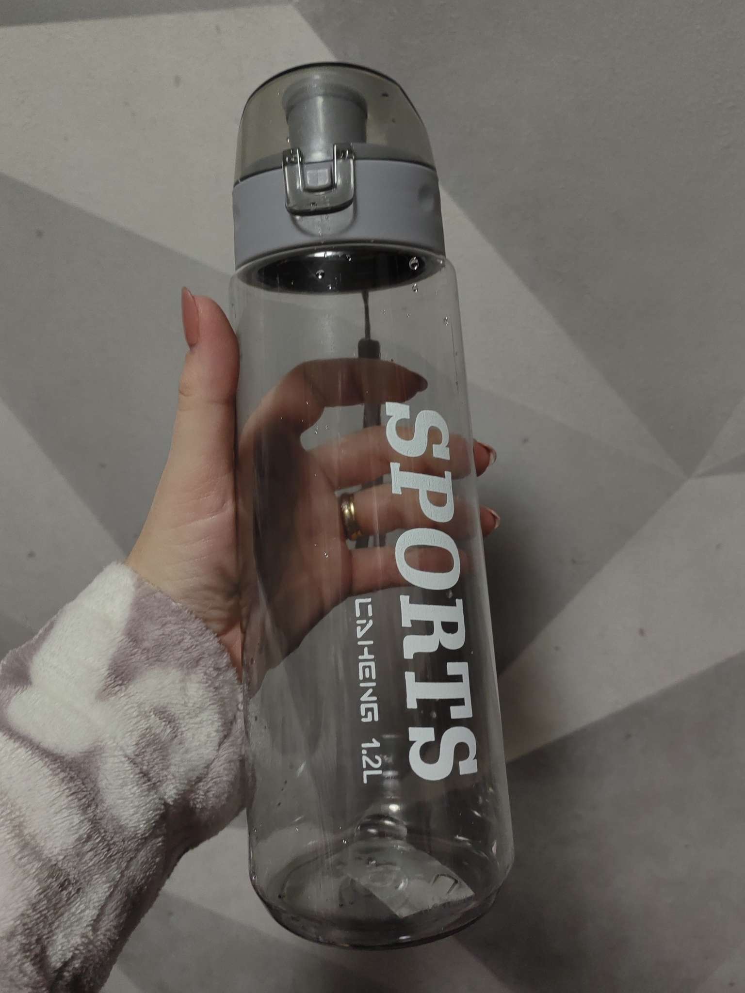 Фотография покупателя товара Бутылка для воды Sports, 1.2 л - Фото 1